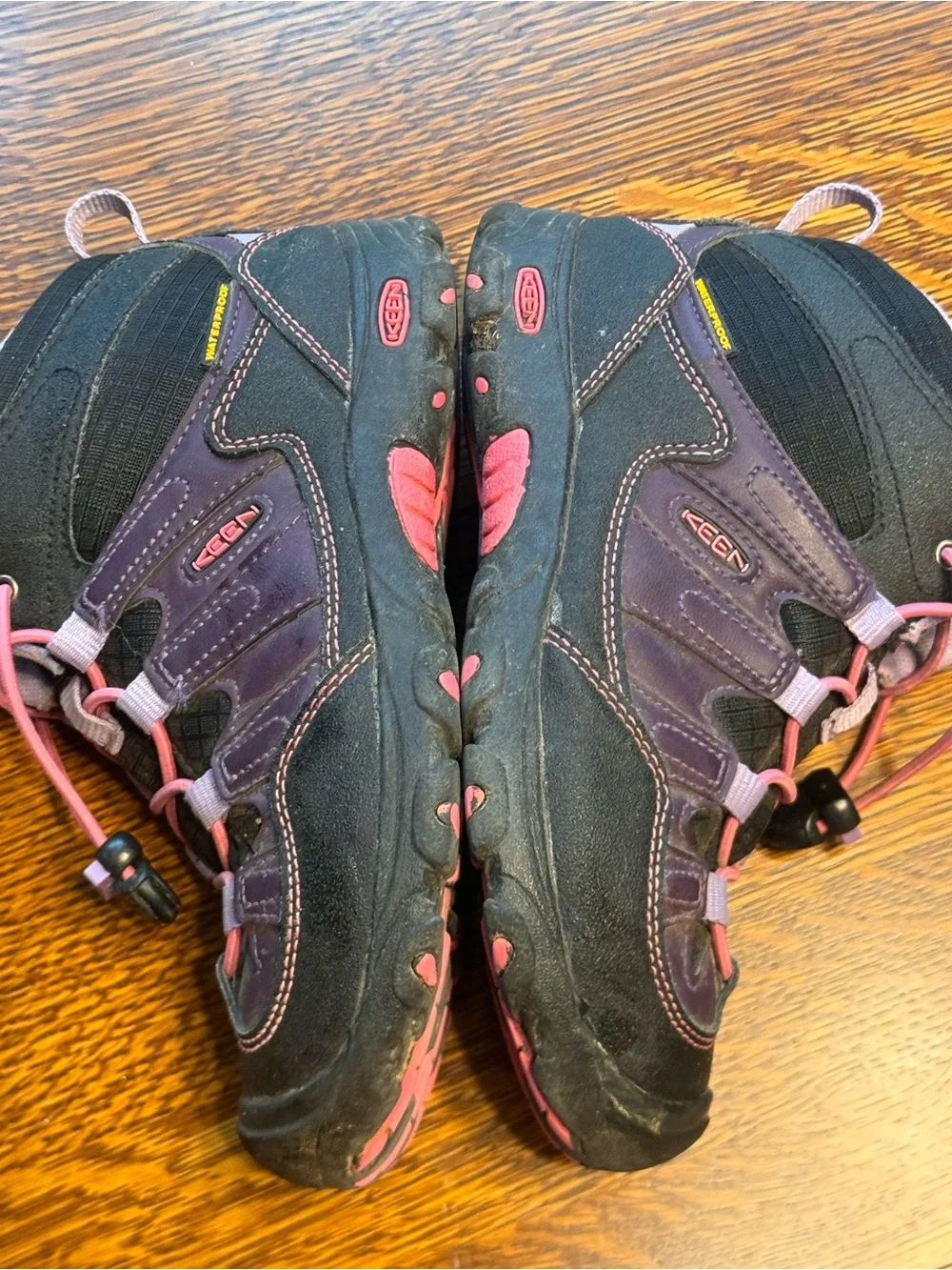 KEEN Kids' Pagosa Mid Waterproof Hiking Boots Size US 2 Girls Purple camping